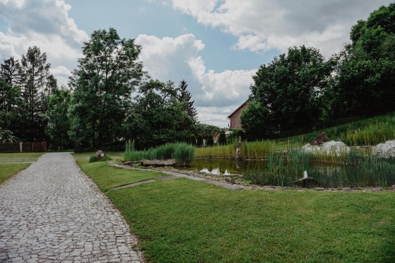 Penzion U Skutilu Pilníkov Exterior foto
